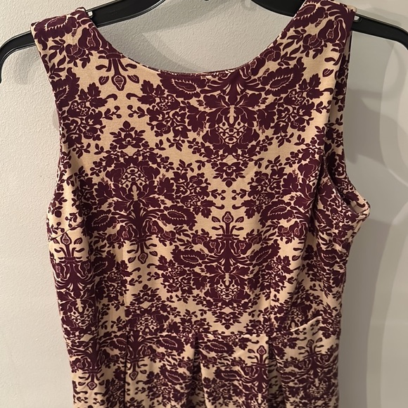 Women’s Dress - Picture 4 of 6